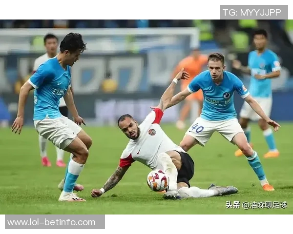 中超联赛精彩对决巴萨热刺战成平局引发热议与讨论