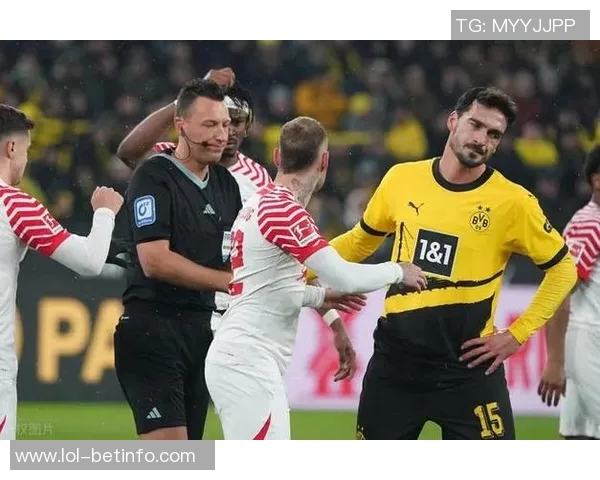 欧联杯精彩对决里昂逆袭多特蒙德补时进球引爆全场激情