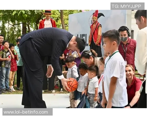 姚明爸爸分享育儿心得与篮球梦想的传承之路