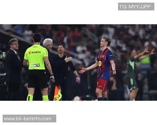 中超赛场惊现历史冷门多特蒙德与巴萨激战成平局红牌事件引发全场轰动